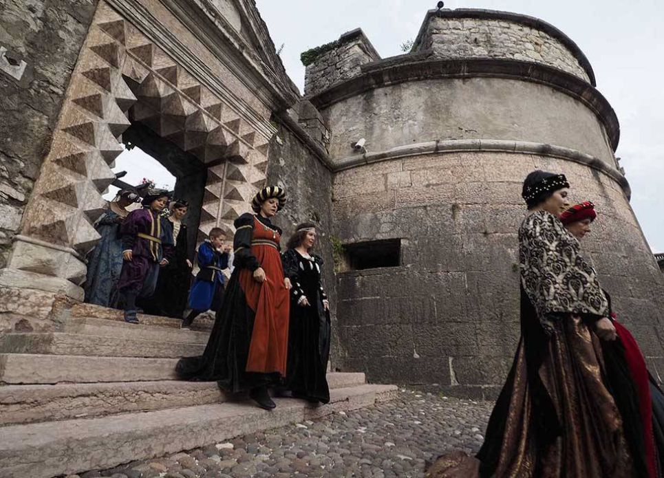 Trento Piazza Duomo foto storica Feste Vigiliane